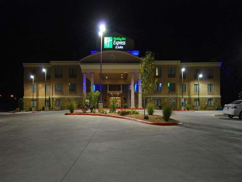 Holiday Inn Express & Suites Gonzales By Ihg Exterior photo