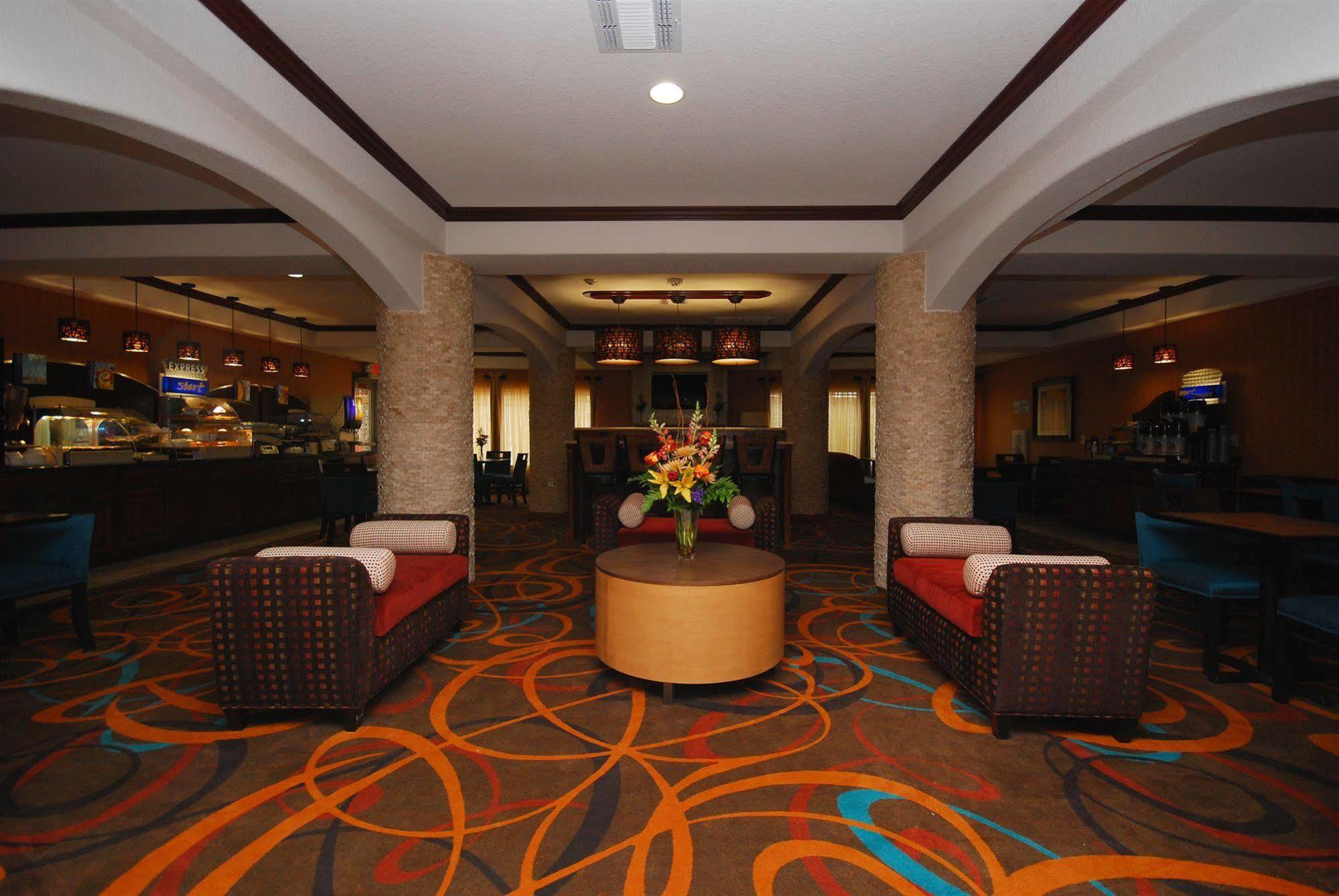 Holiday Inn Express & Suites Gonzales By Ihg Exterior photo