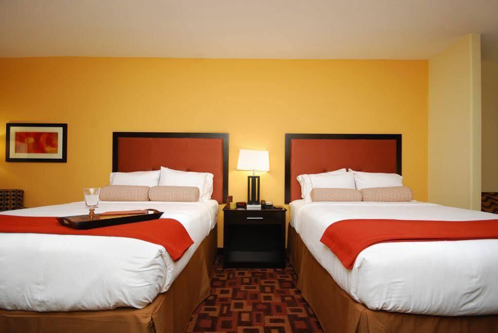 Holiday Inn Express & Suites Gonzales By Ihg Exterior photo