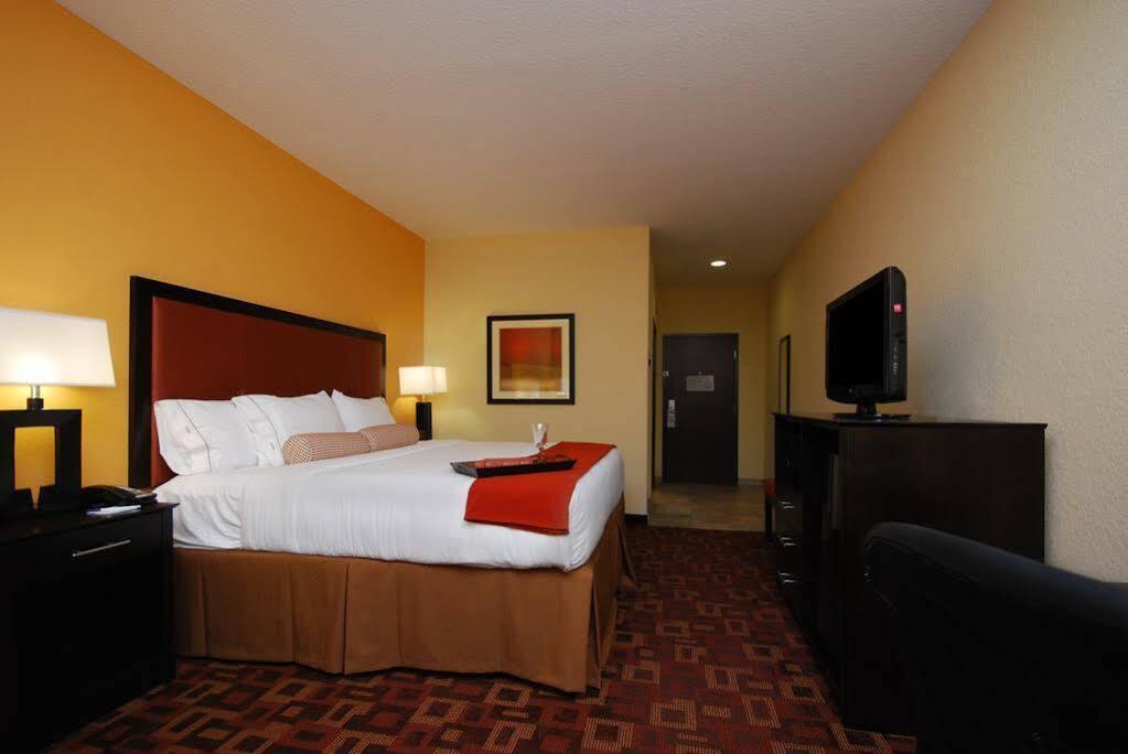 Holiday Inn Express & Suites Gonzales By Ihg Exterior photo