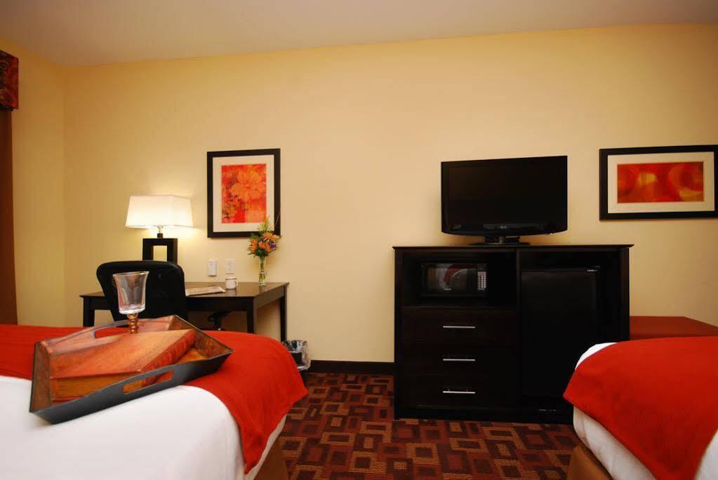 Holiday Inn Express & Suites Gonzales By Ihg Exterior photo