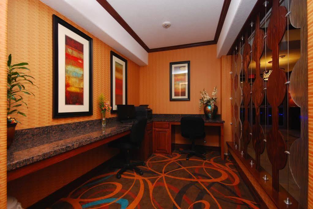 Holiday Inn Express & Suites Gonzales By Ihg Exterior photo
